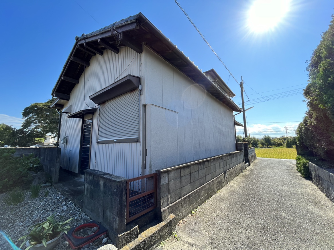 松阪市東黒部町　一戸建
