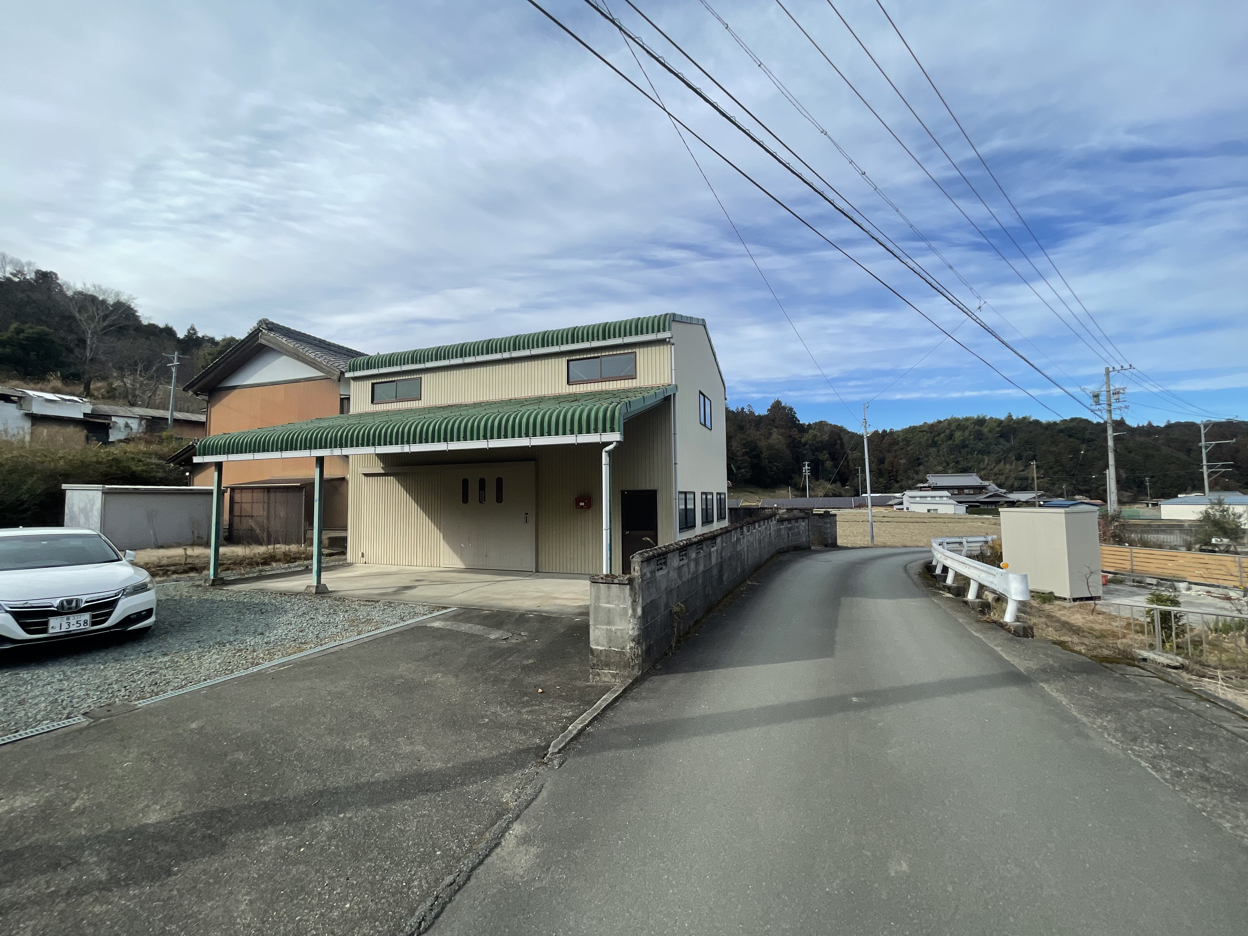 多気町前村　倉庫付住宅　スローライフに最適　7Kの和風２階建て住宅