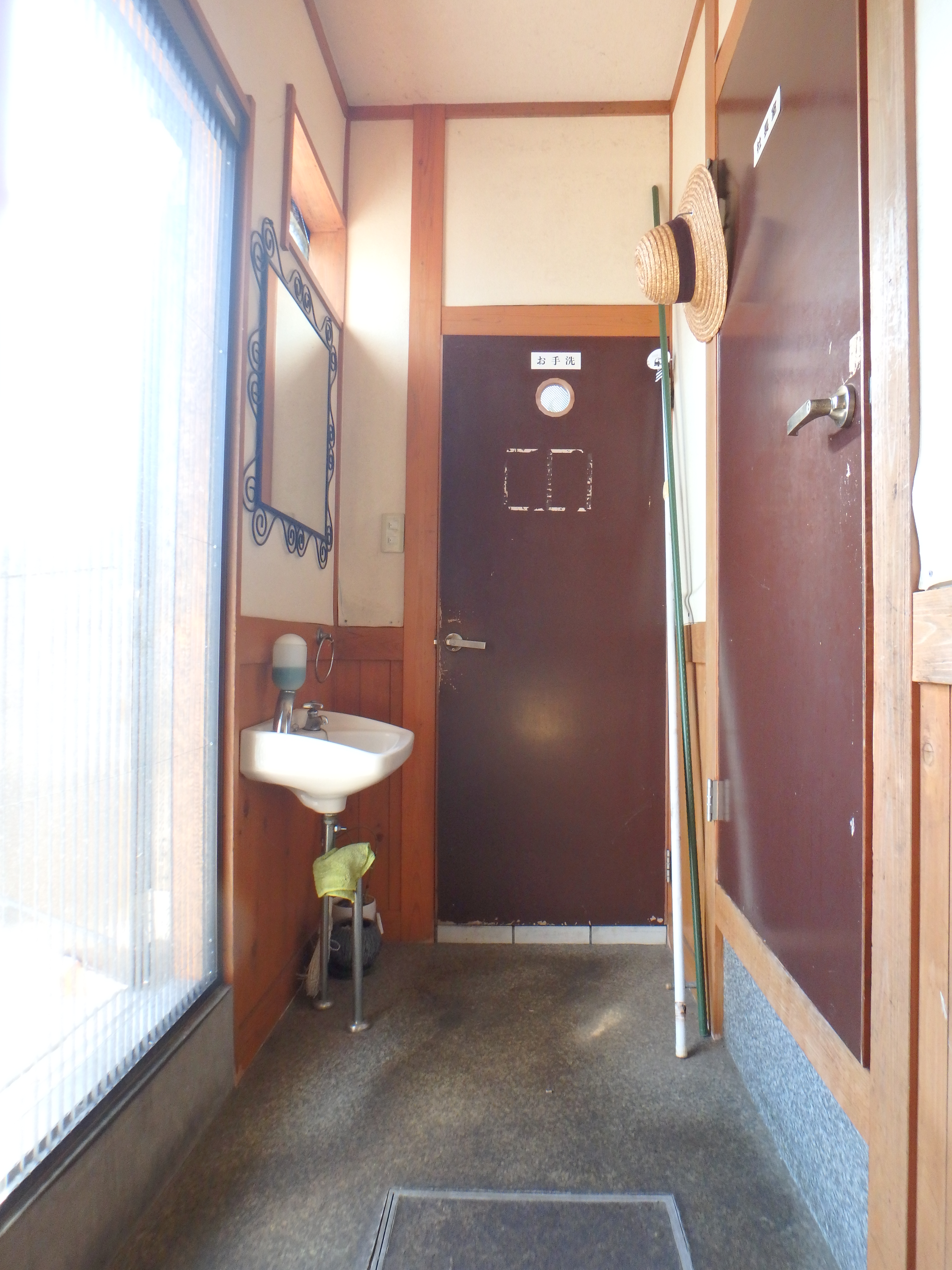 松阪市駅部田町　住居付店舗