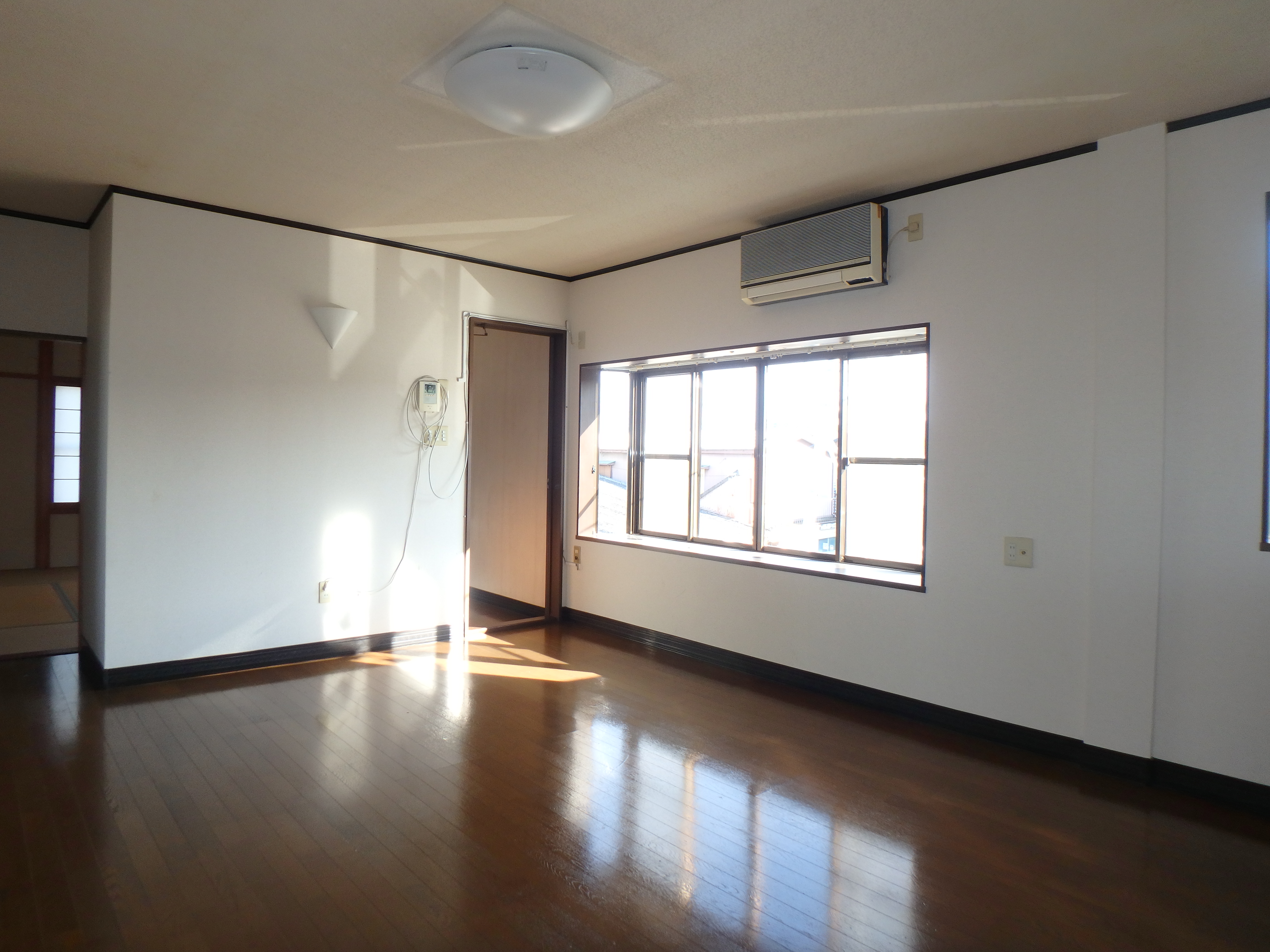 松阪市駅部田町　住居付店舗