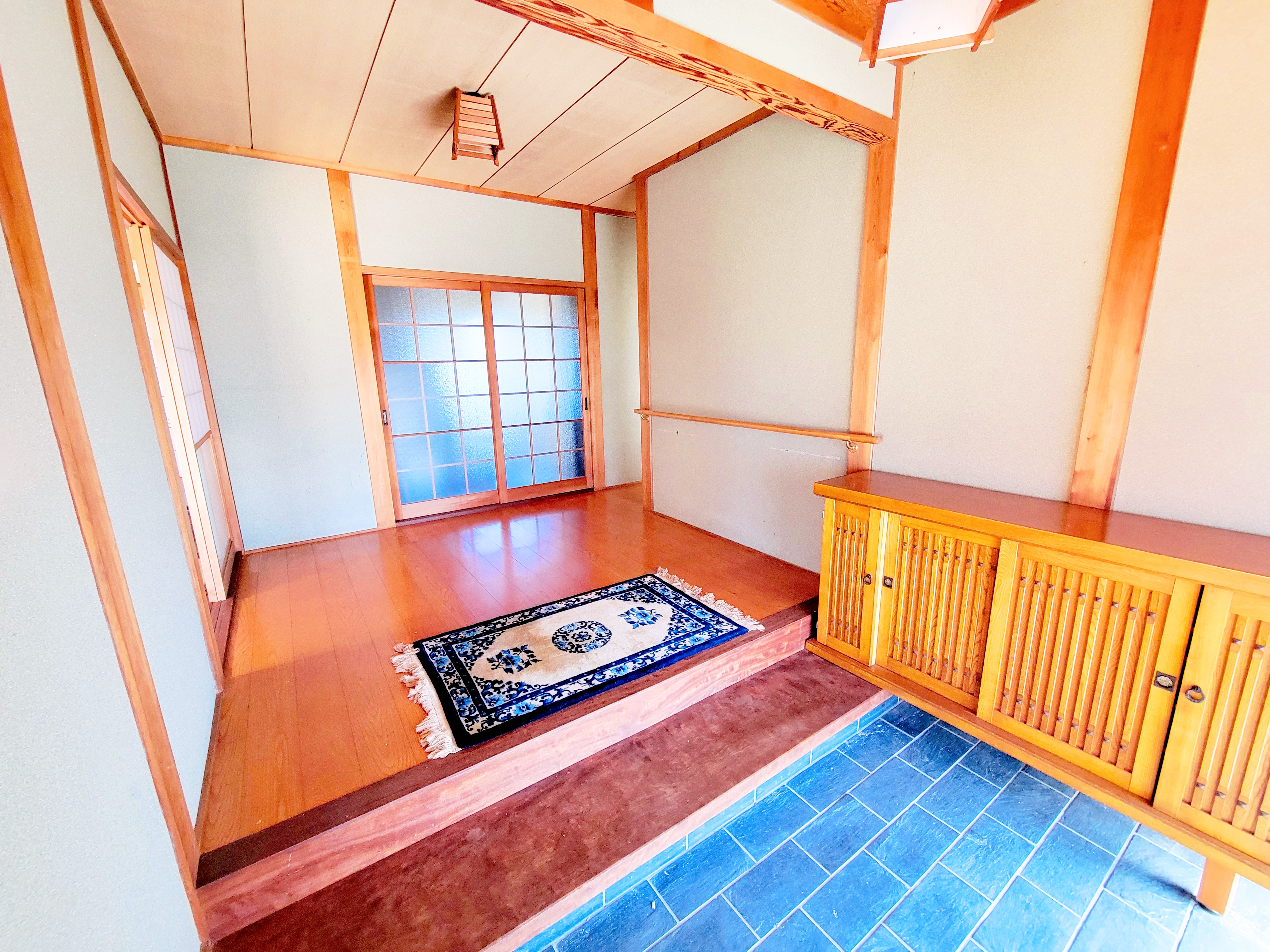 松阪市八重田町　一戸建