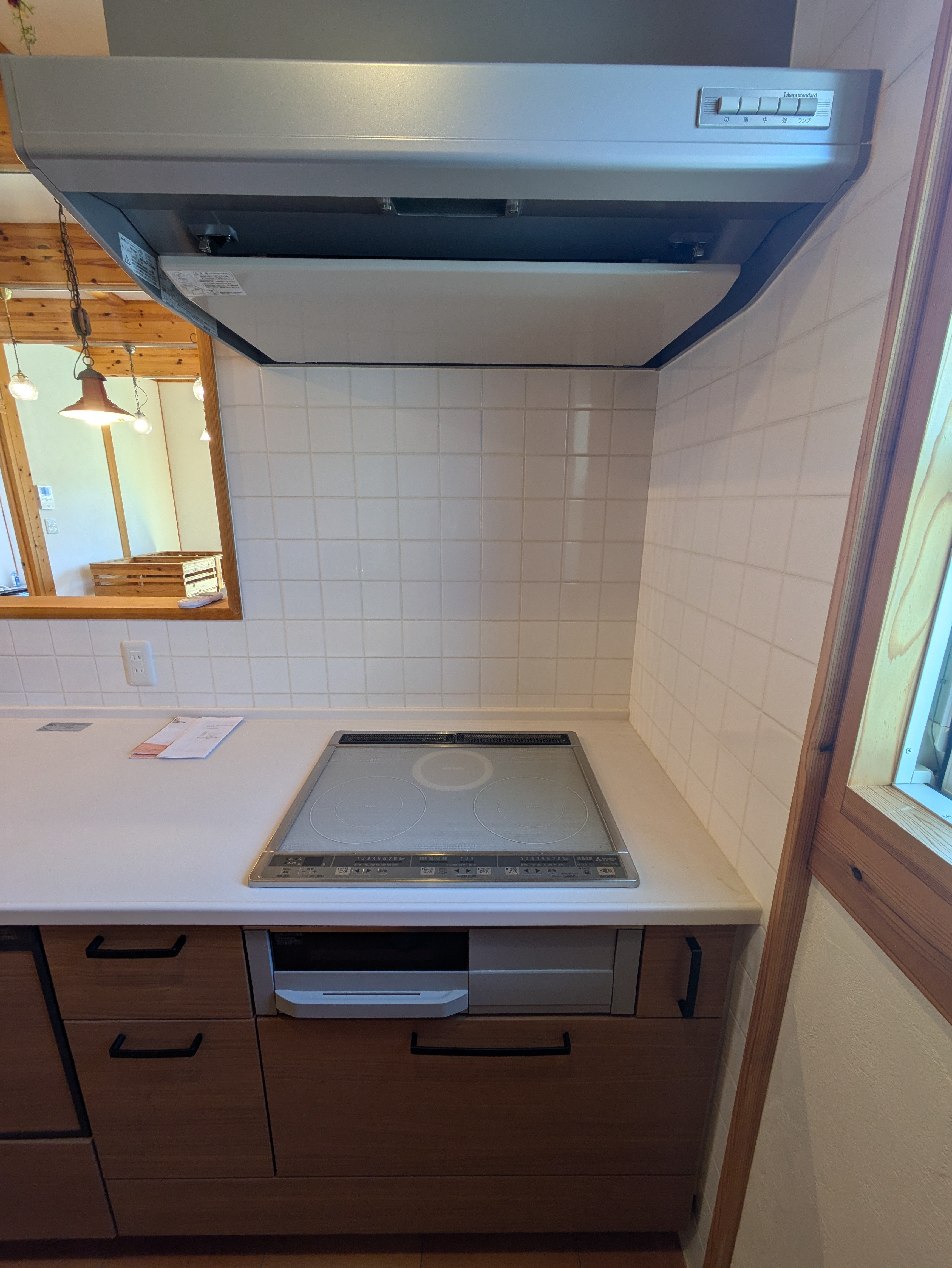 【久保町】　無垢材の温もりある落ち着く未入居物件！！