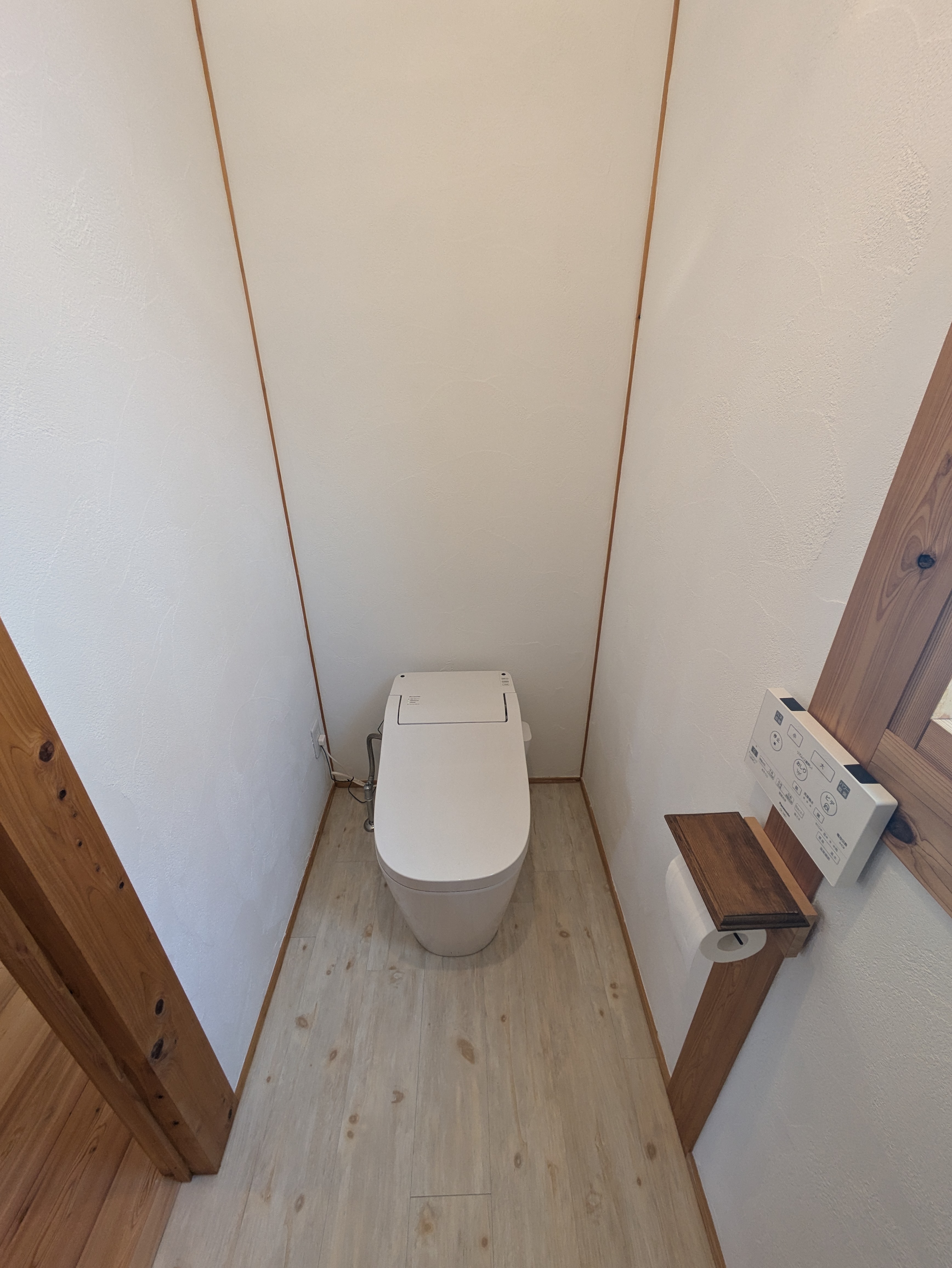 【久保町】　無垢材の温もりある落ち着く未入居物件！！