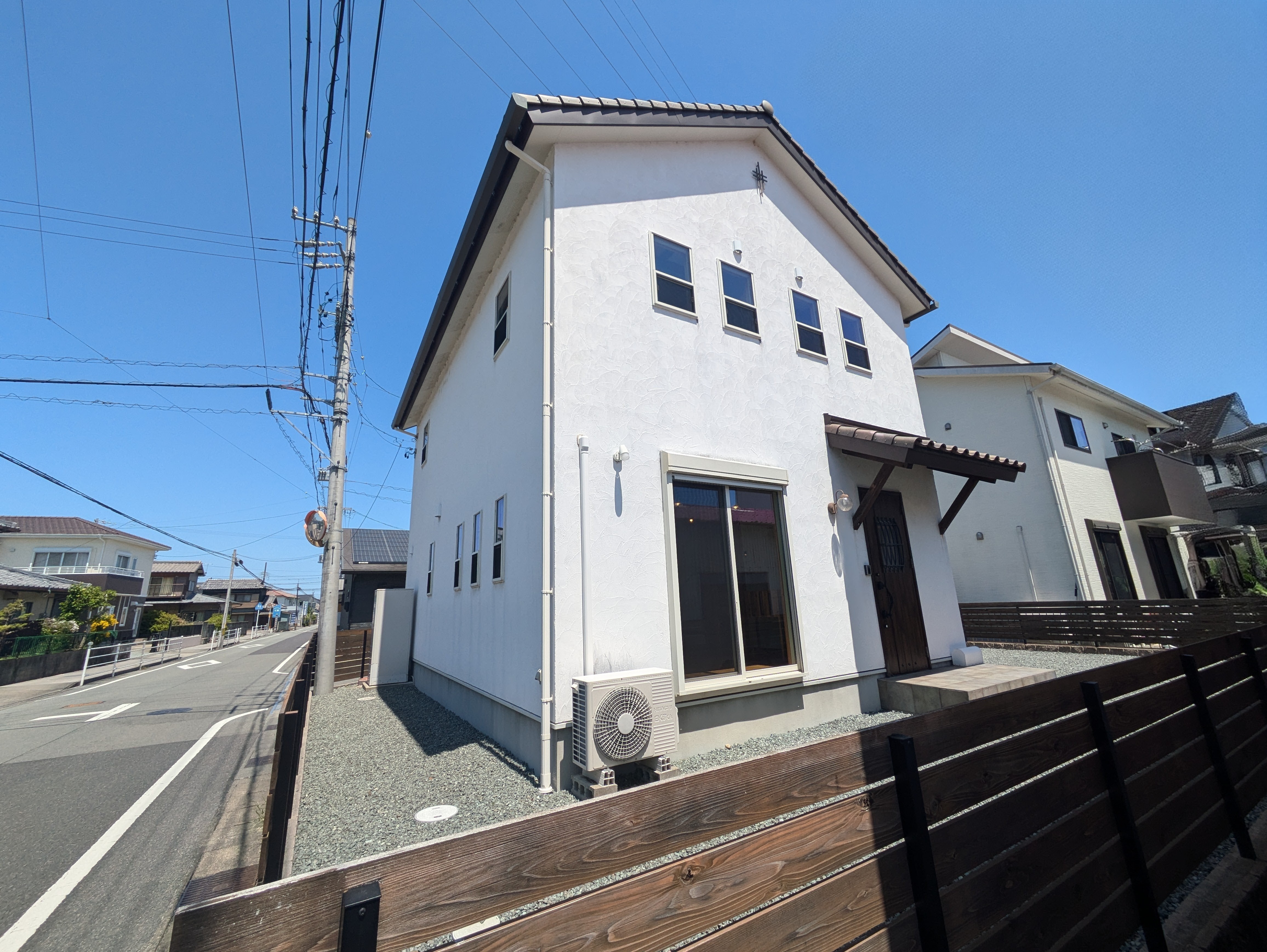 【久保町】　無垢材の温もりある落ち着く未入居物件！！