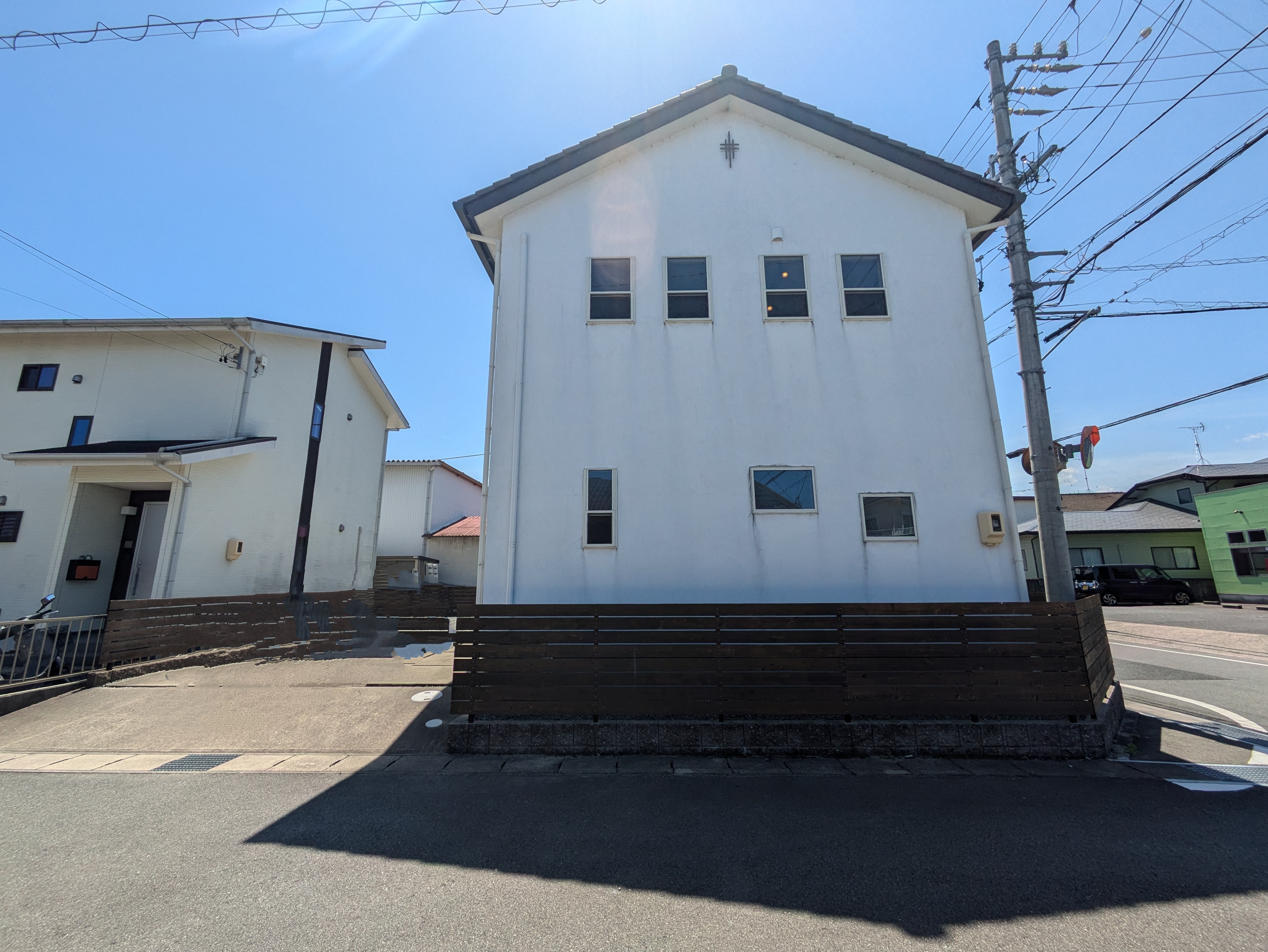 【久保町】　無垢材の温もりある落ち着く未入居物件！！