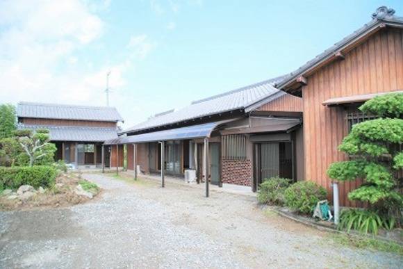 田村町　平屋一戸建<br>アドバンスモール徒歩12分。四季折々の果樹が楽しめる贅沢な住まい